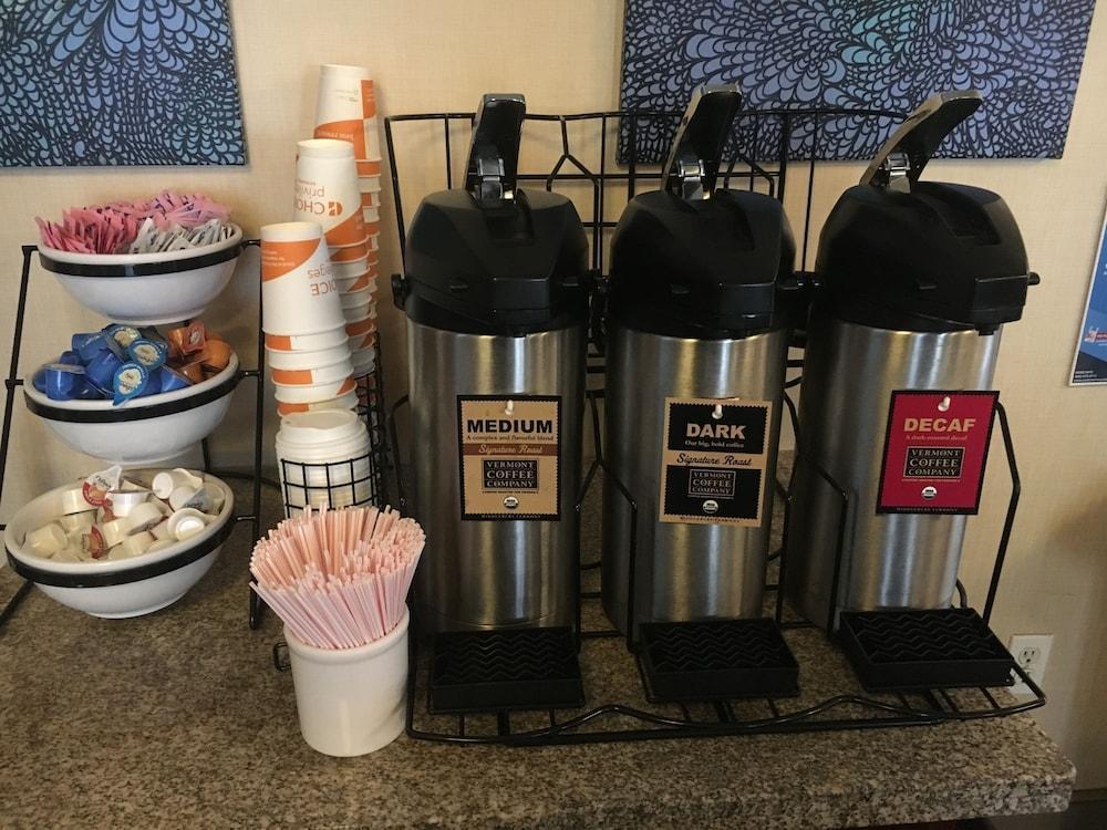 Comfort Inn & Suites Burlington Ngoại thất bức ảnh