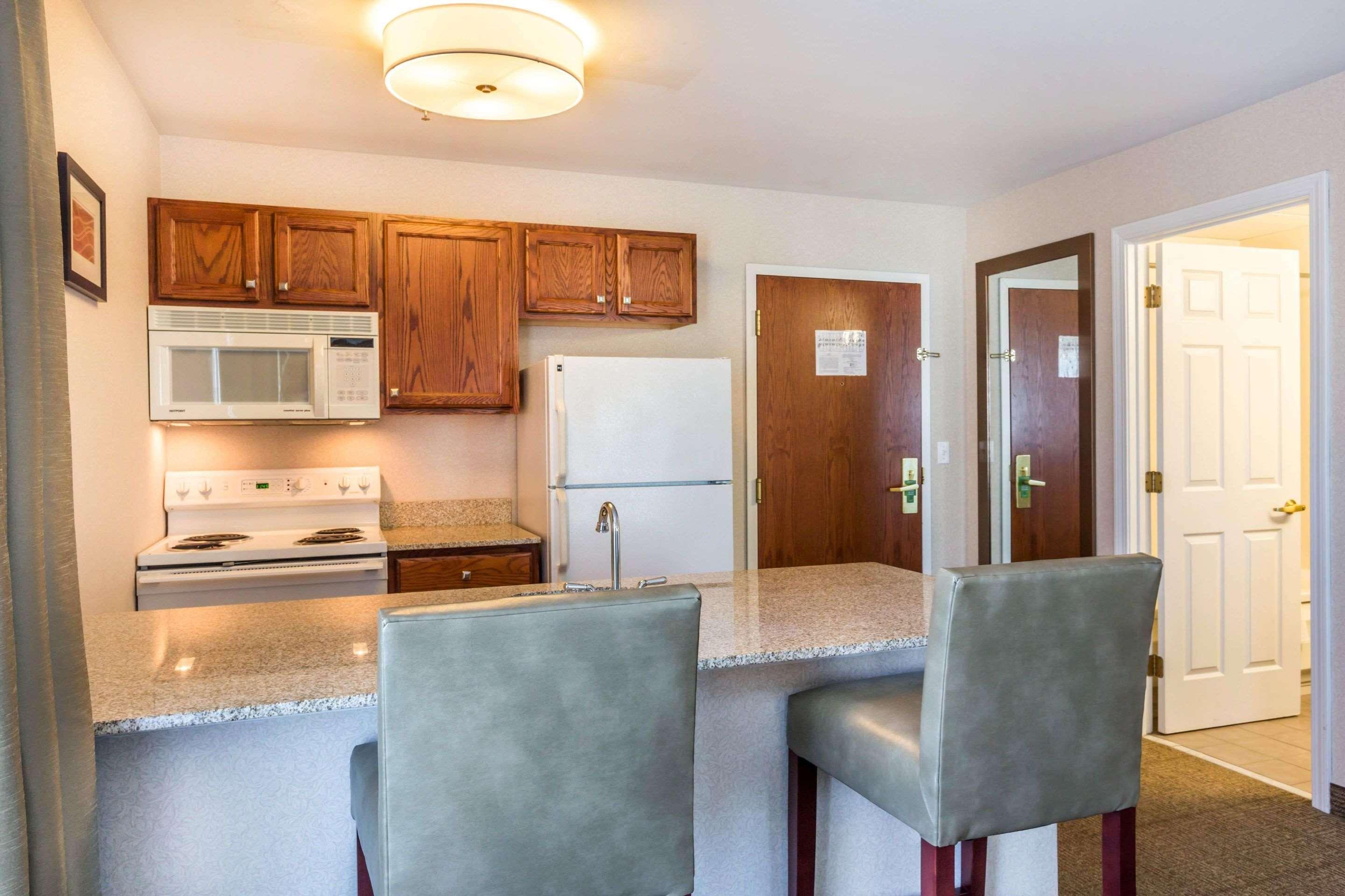 Comfort Inn & Suites Burlington Ngoại thất bức ảnh