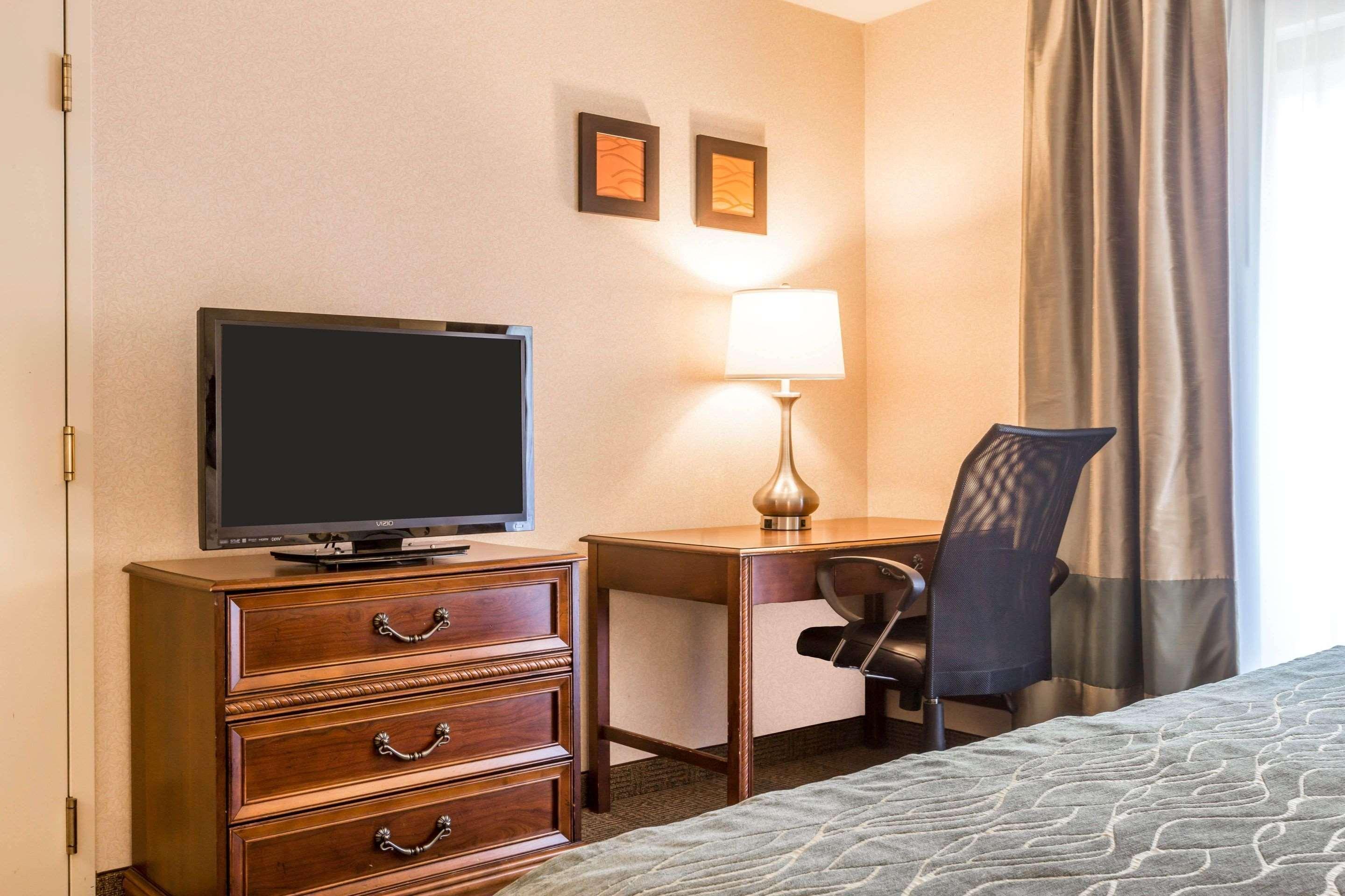 Comfort Inn & Suites Burlington Ngoại thất bức ảnh