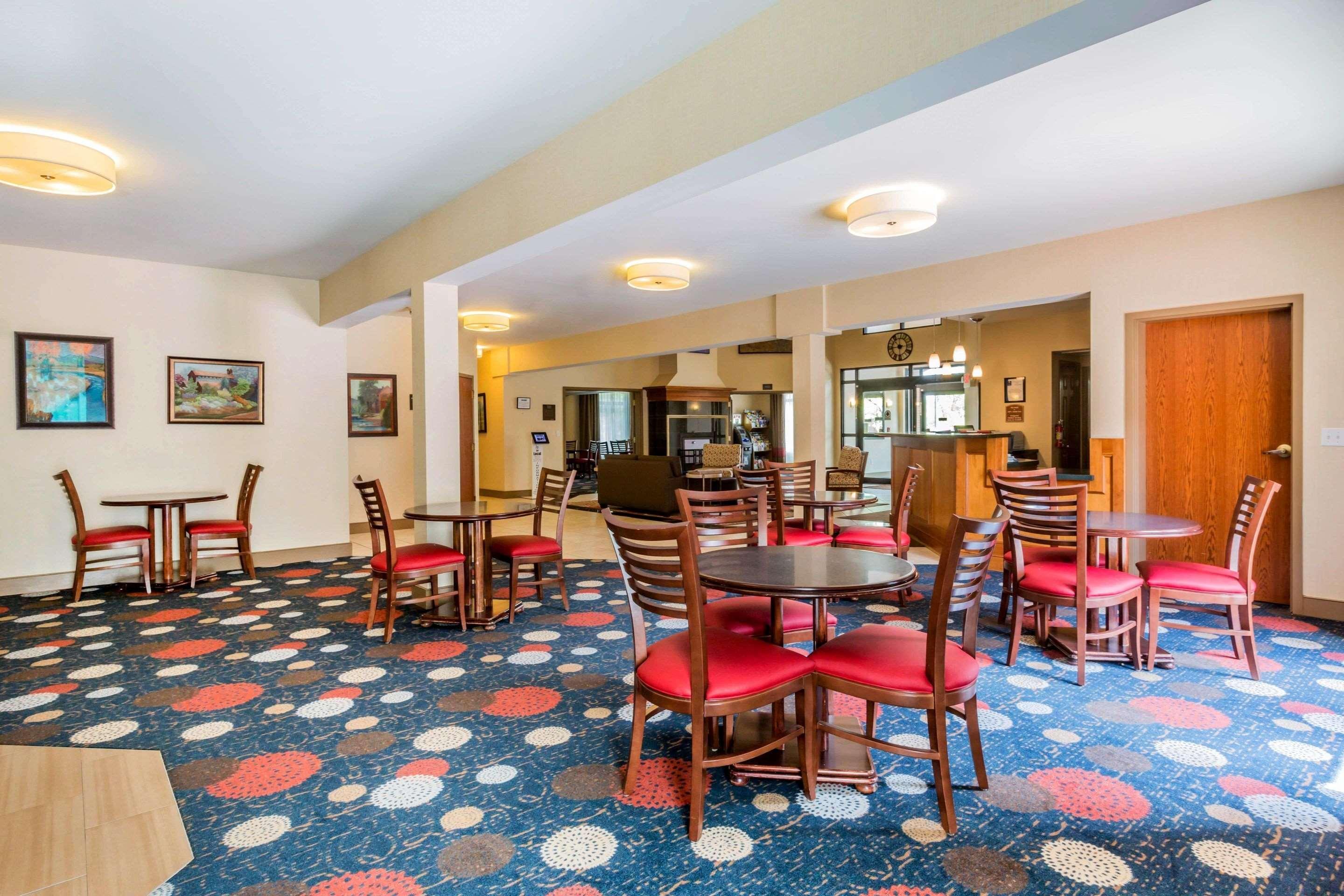 Comfort Inn & Suites Burlington Ngoại thất bức ảnh