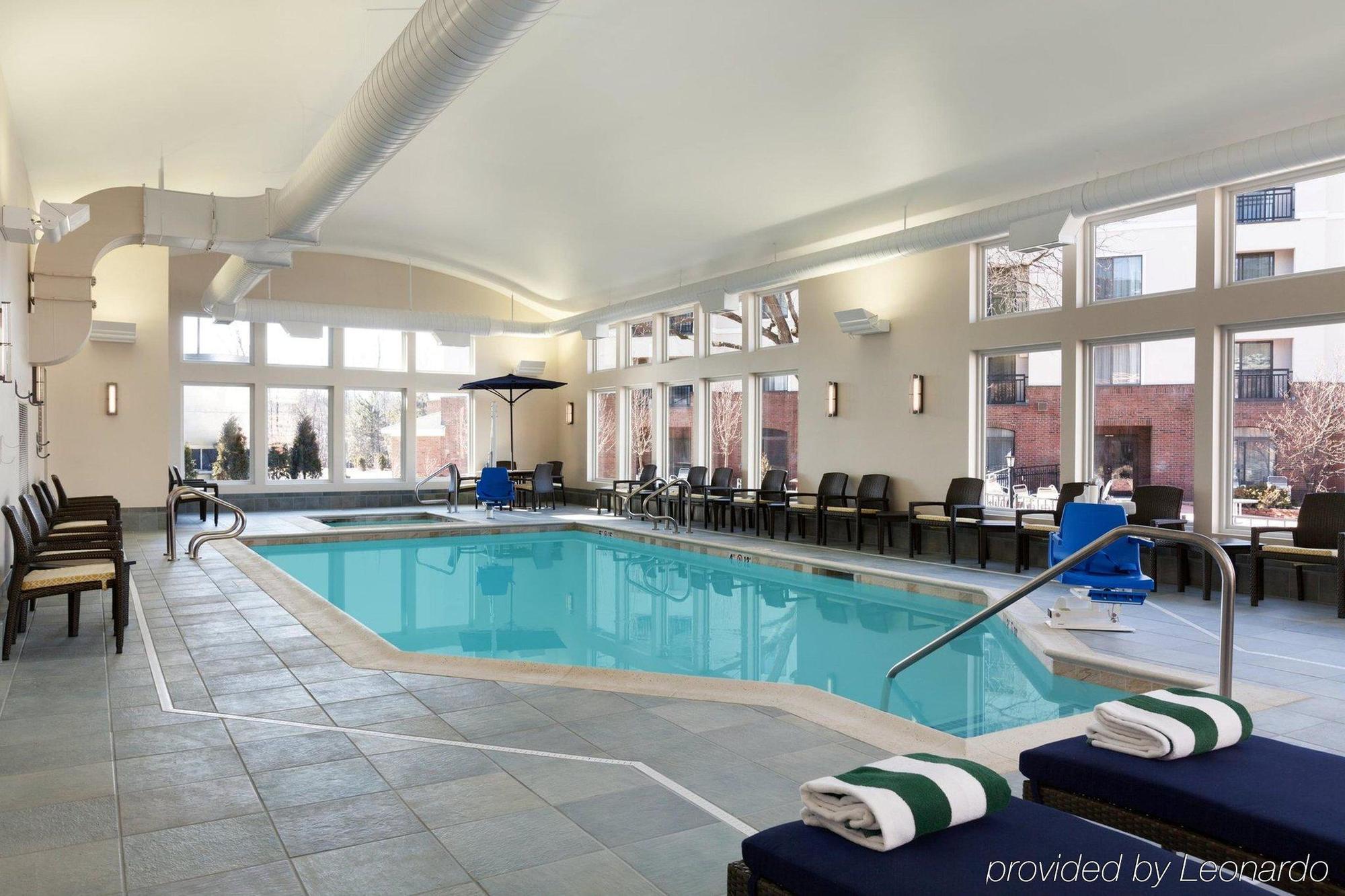 Comfort Inn & Suites Burlington Ngoại thất bức ảnh
